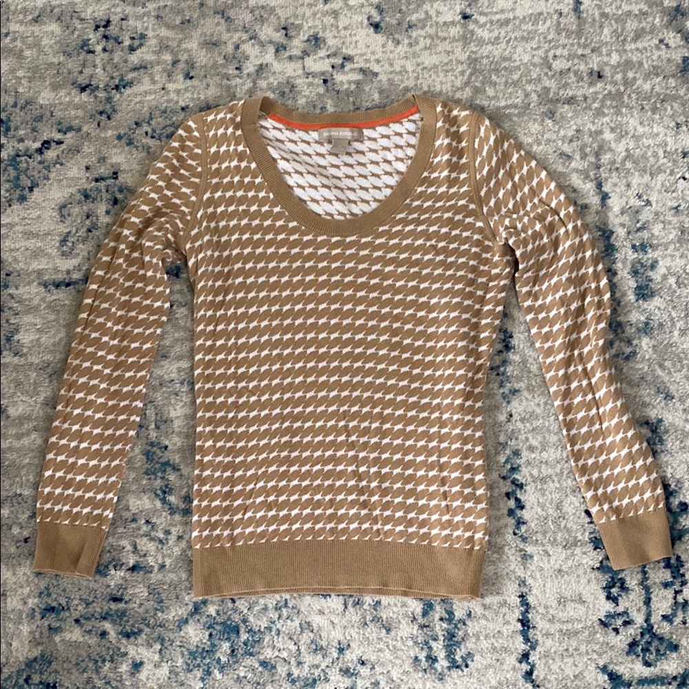 Banana Republic Tan and White Scoop Neck Sweater